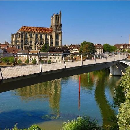 Verdun Mantes-la-Jolie Buitenkant foto
