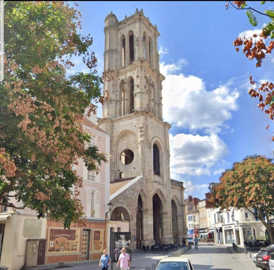Verdun Mantes-la-Jolie Buitenkant foto