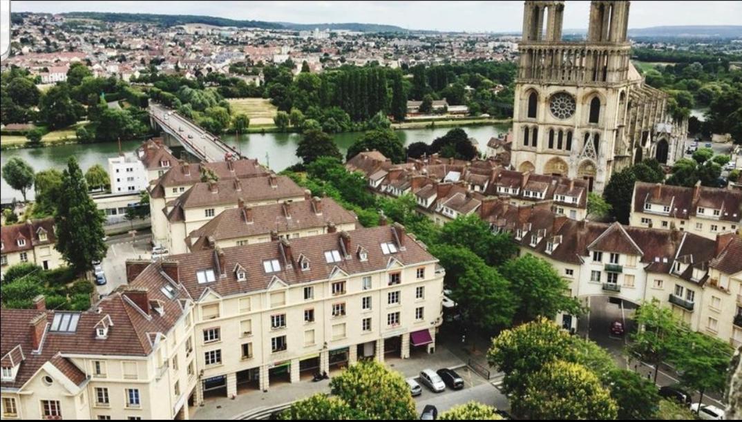 Verdun Mantes-la-Jolie Buitenkant foto